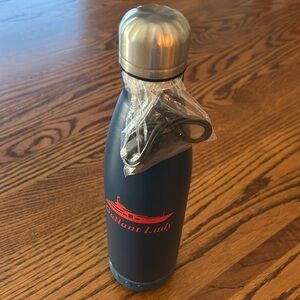 Insulated water bottle / tumbler with built in blue tooth speaker with charger